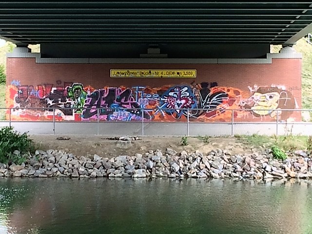 Brückengraffiti
