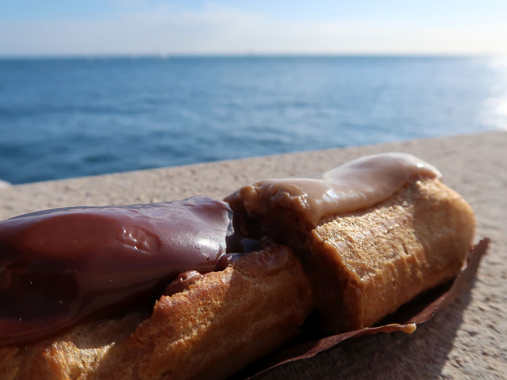 Eclairs - halb Cafe halb Schokolade